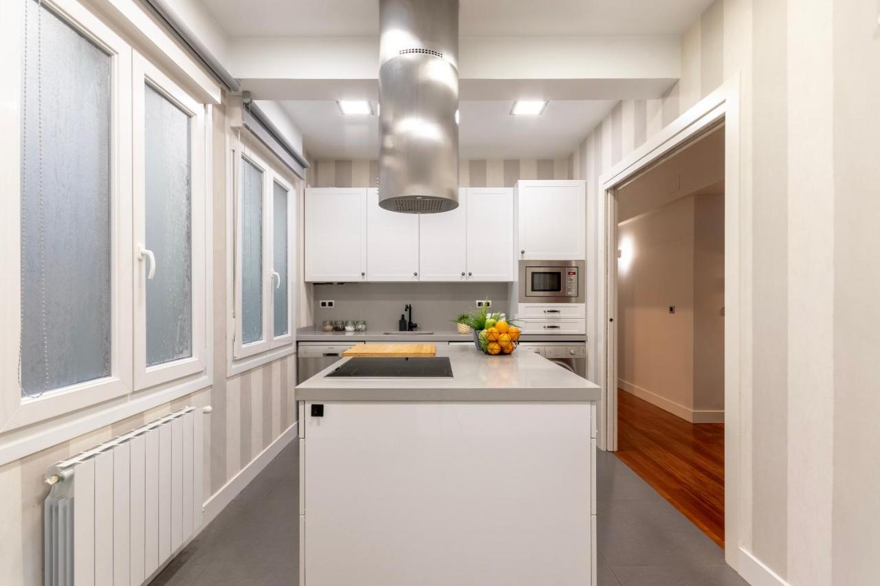 Gran Apartamento Con Estilo En El Centro De บิลเบา ภายนอก รูปภาพ